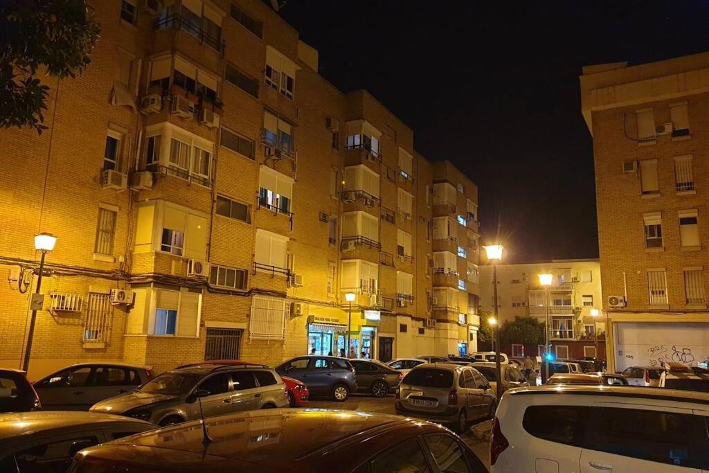 Beautiful And Cozy Apartment In Seville. Exteriör bild